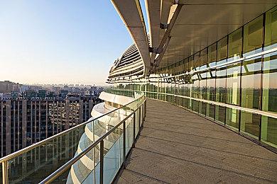 传索尼正开发新款PS5 Pro和改进版DualSense手柄